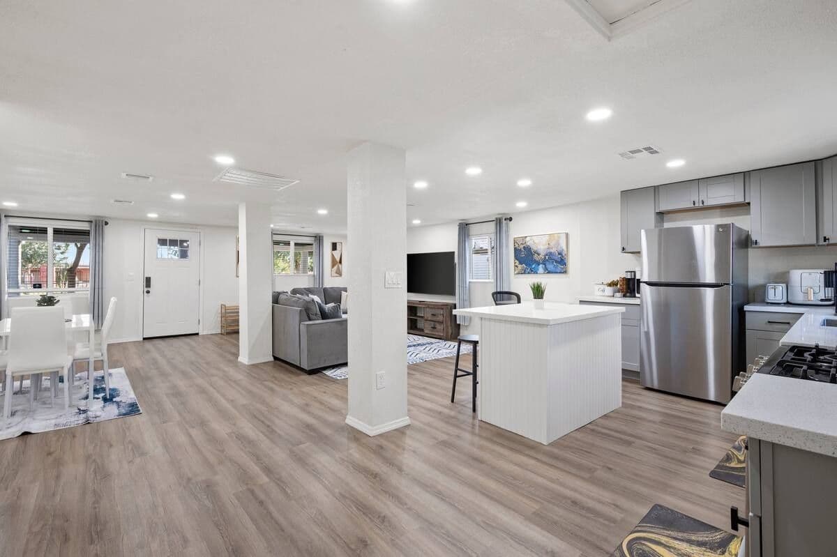 5 Miles From Downtown Phoenix- 2 Bedrooms 4026 A general photo 4