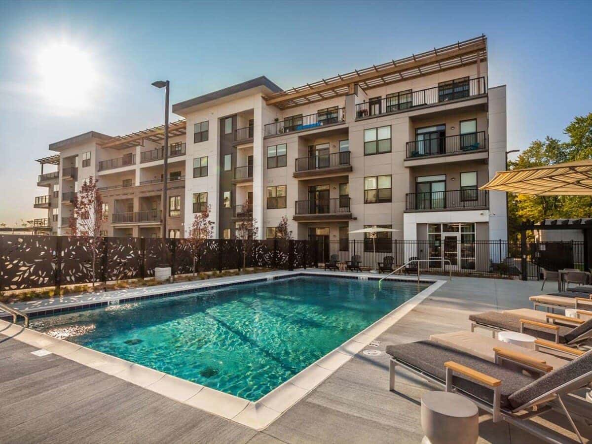 CozySuites Modern 2BR/2BA, Nora Indianapolis