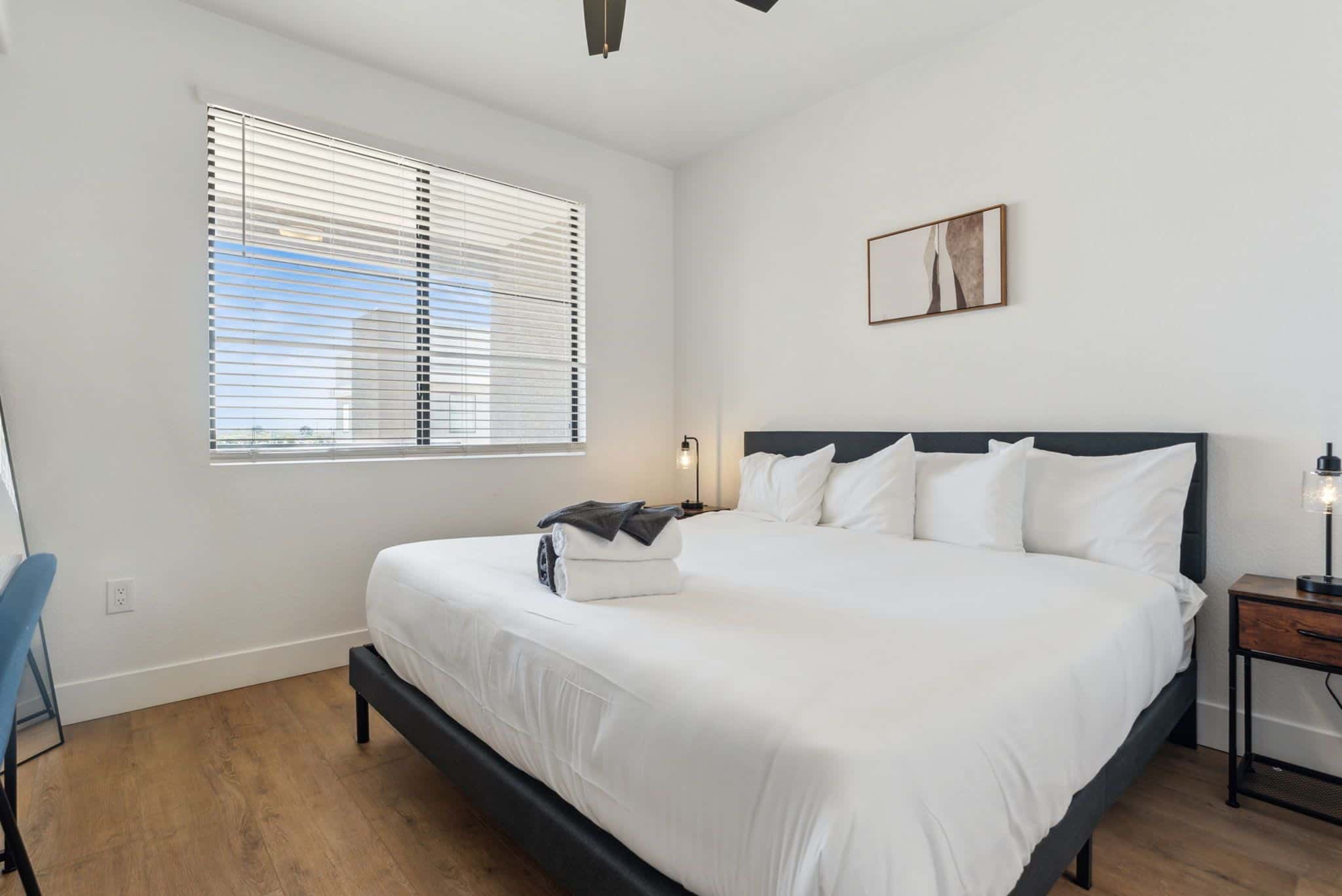 CozySuites Glendale - Westgate with pool! 1BR