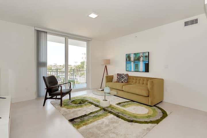 Roami at Grove 27 | 15 Min to Beach | 3BR