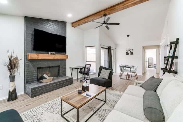 Newly Updated Cozy Home