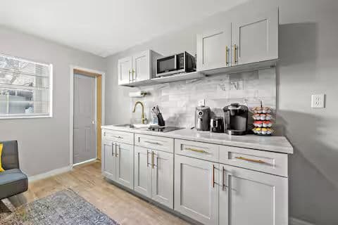 6 Miles From Downtown Tampa 4306 C general photo 3