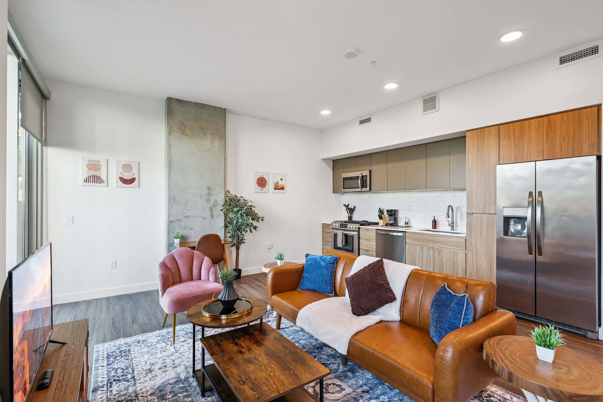 CozySuites Adeline SDO - valet parking, gym, pool!