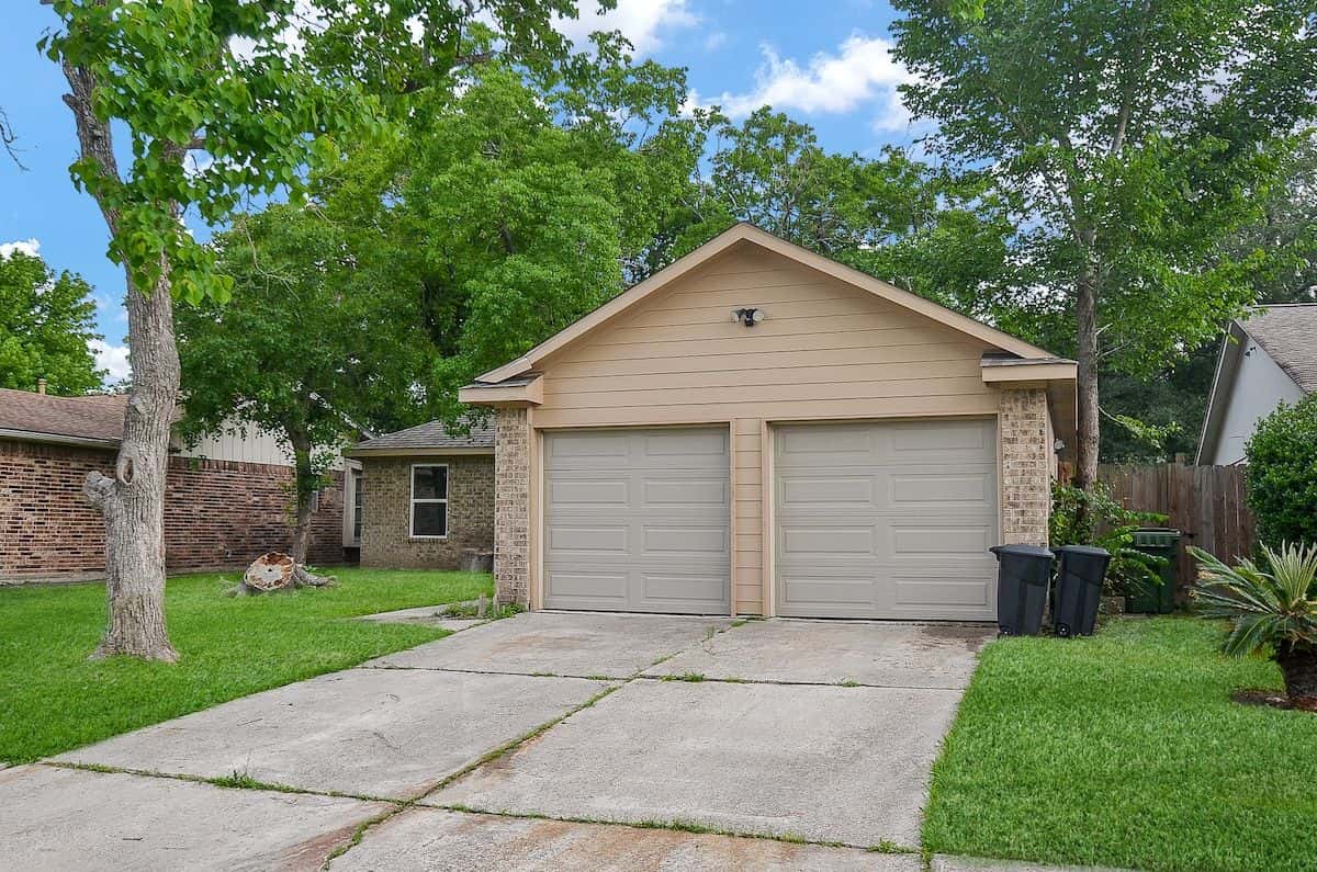 House 3 years old, Near IAH!