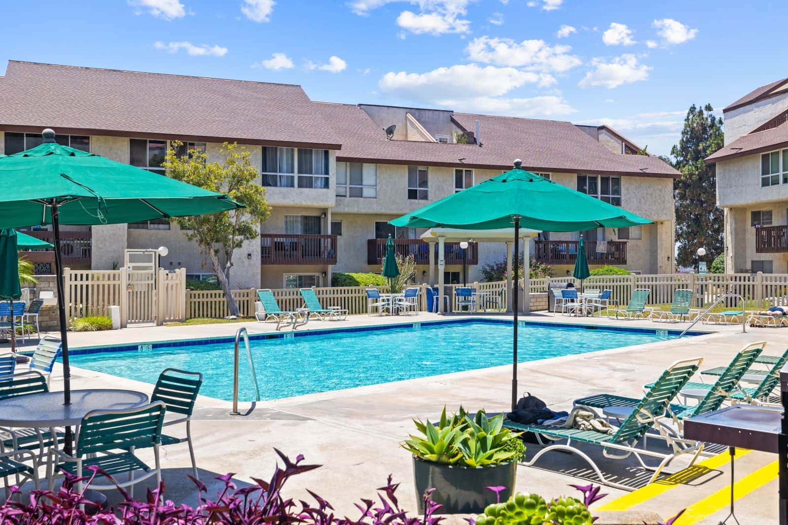 Stylish 2BR Mission Valley Condo | Pool & Patio