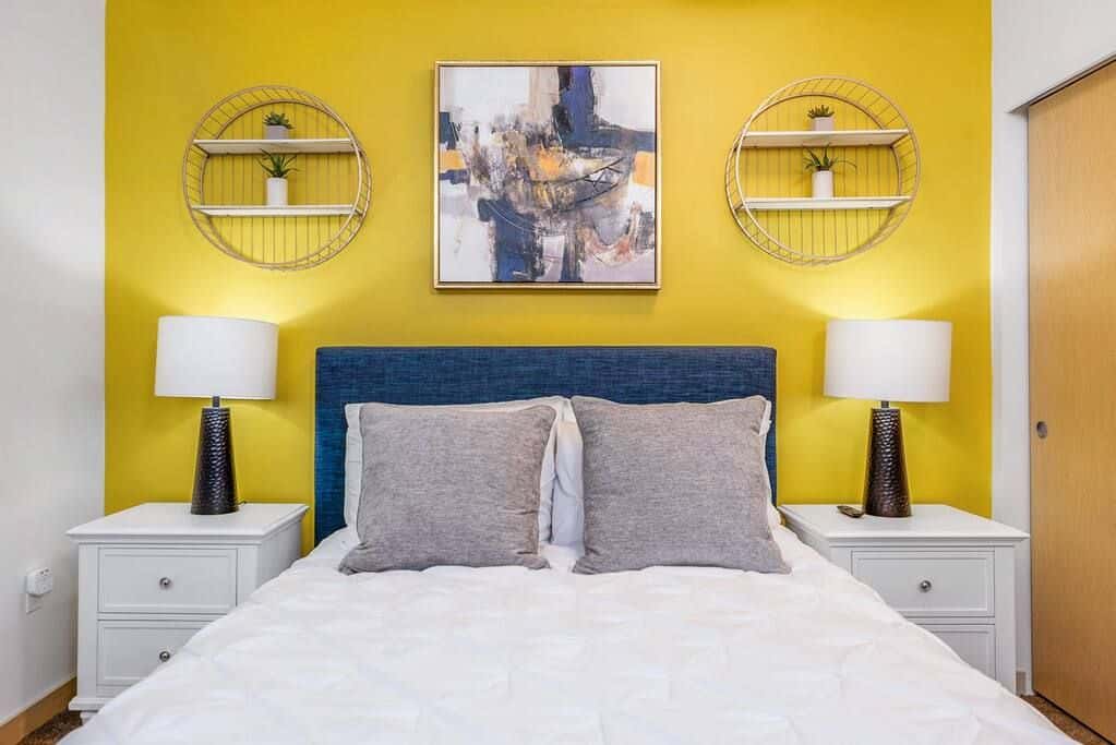 Spacious Seattle Apt | W/D+Garage | 30-Night