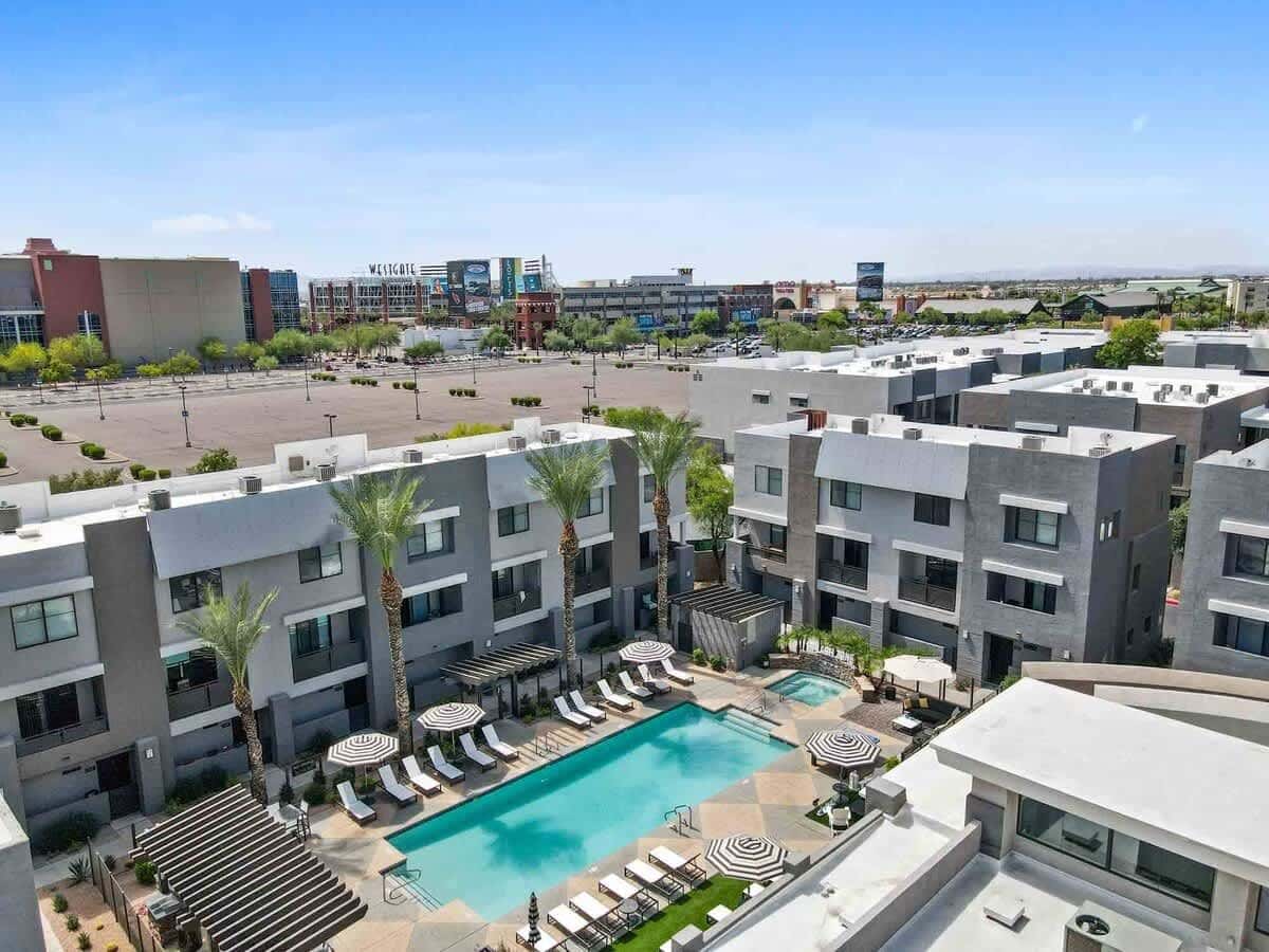 CozySuites Glendale - Westgate with pool! 2BR