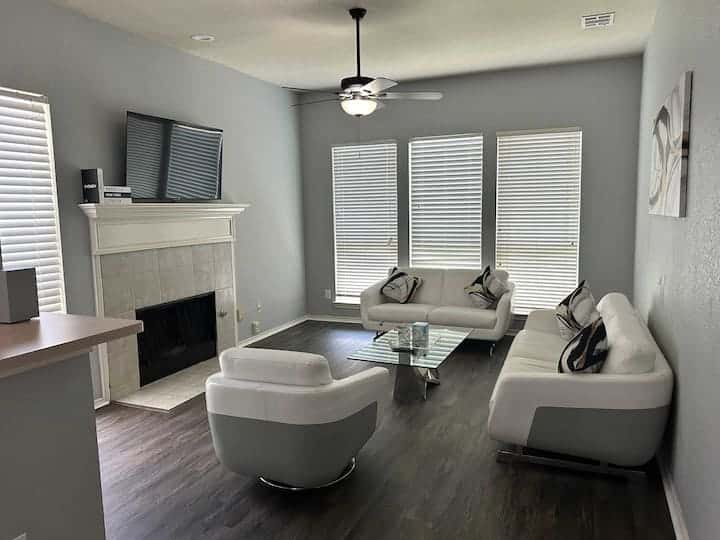 North Central Dallas Gem | Large group