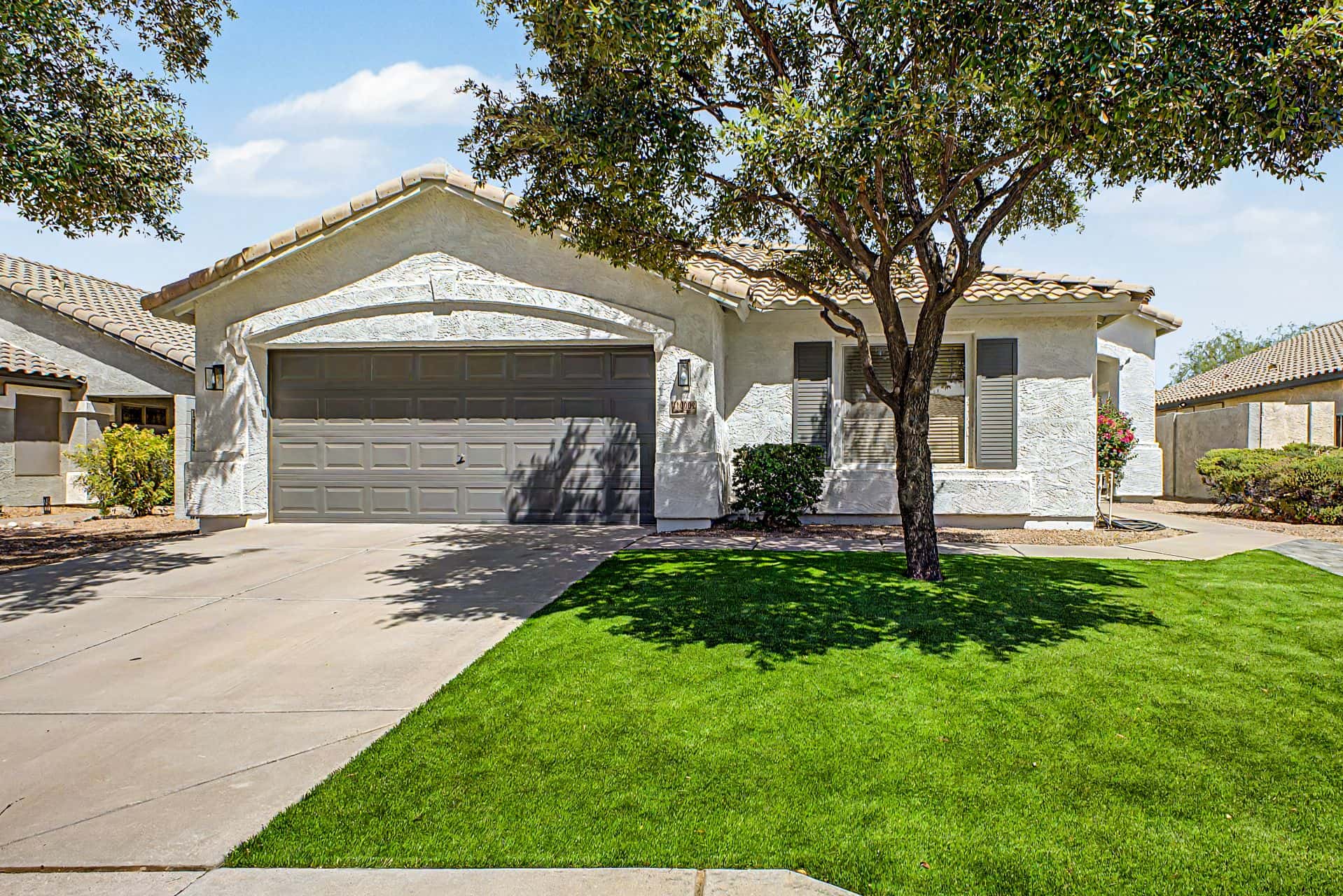 Stunning remodeled Home in East Mesa w/ views 4 Bed-2bath-2G
