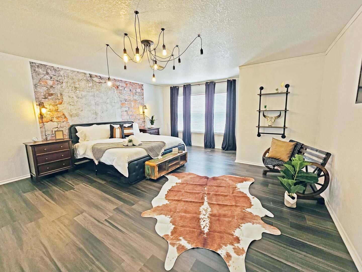 Spacious 4BR w/ Pool Table | 8 Min to SeaWorld