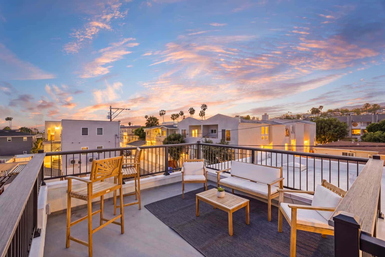 Modern 2BR Apt w/ Rooftop & Balcony | Pets