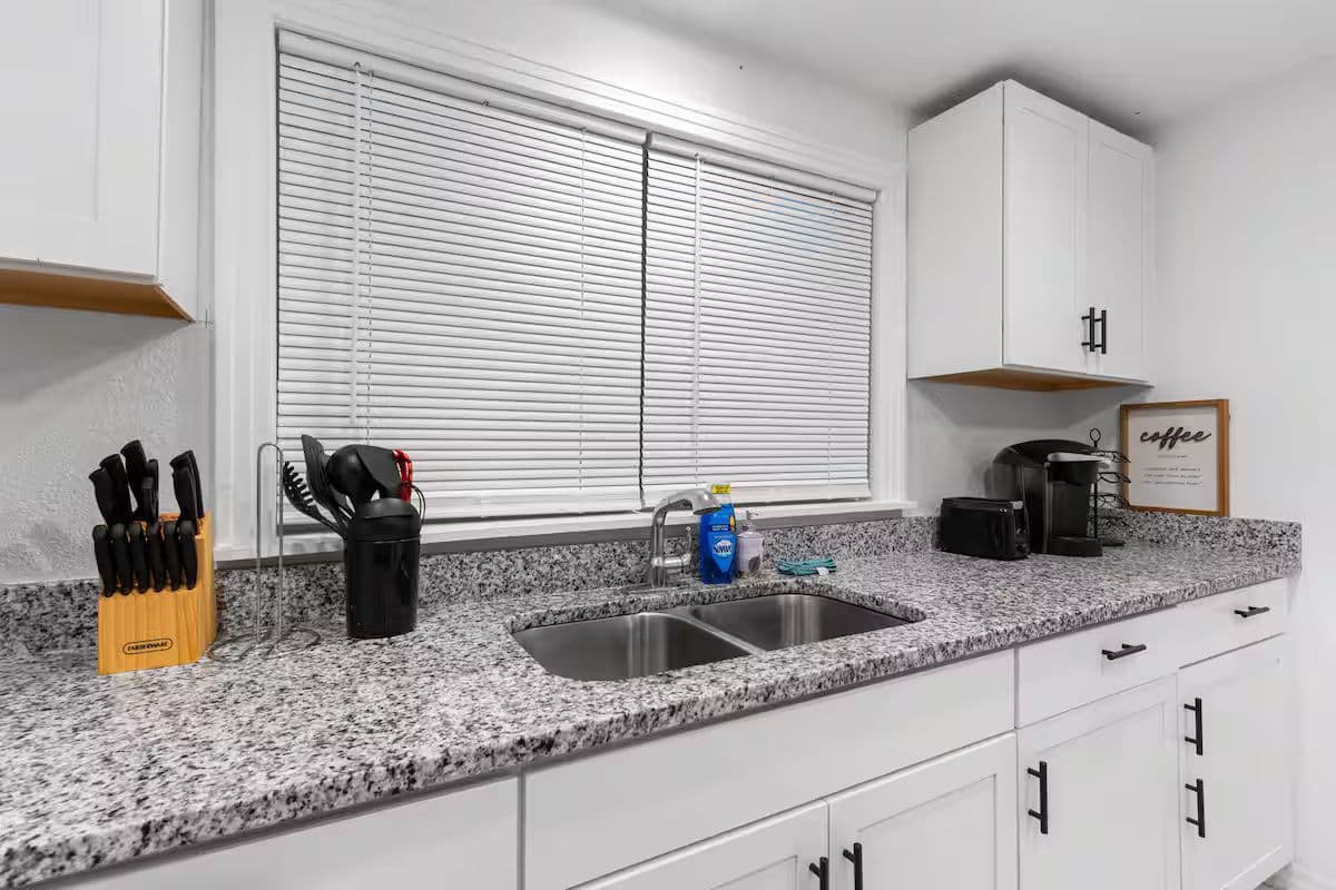 5 Miles From Downtown Tampa 4805 general photo 4