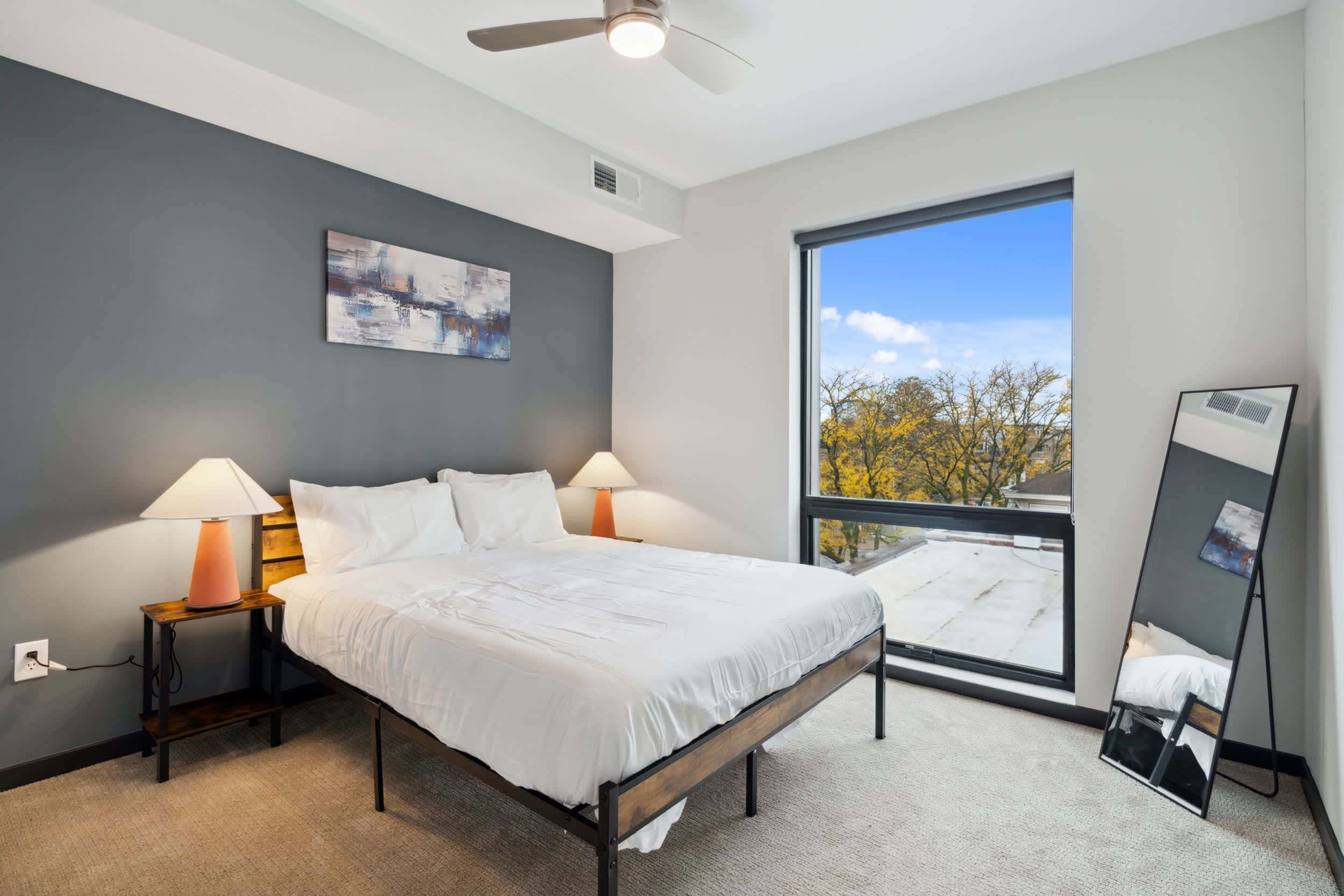 CozySuites Mass 2BR 1BA - Lounge and Roof Deck