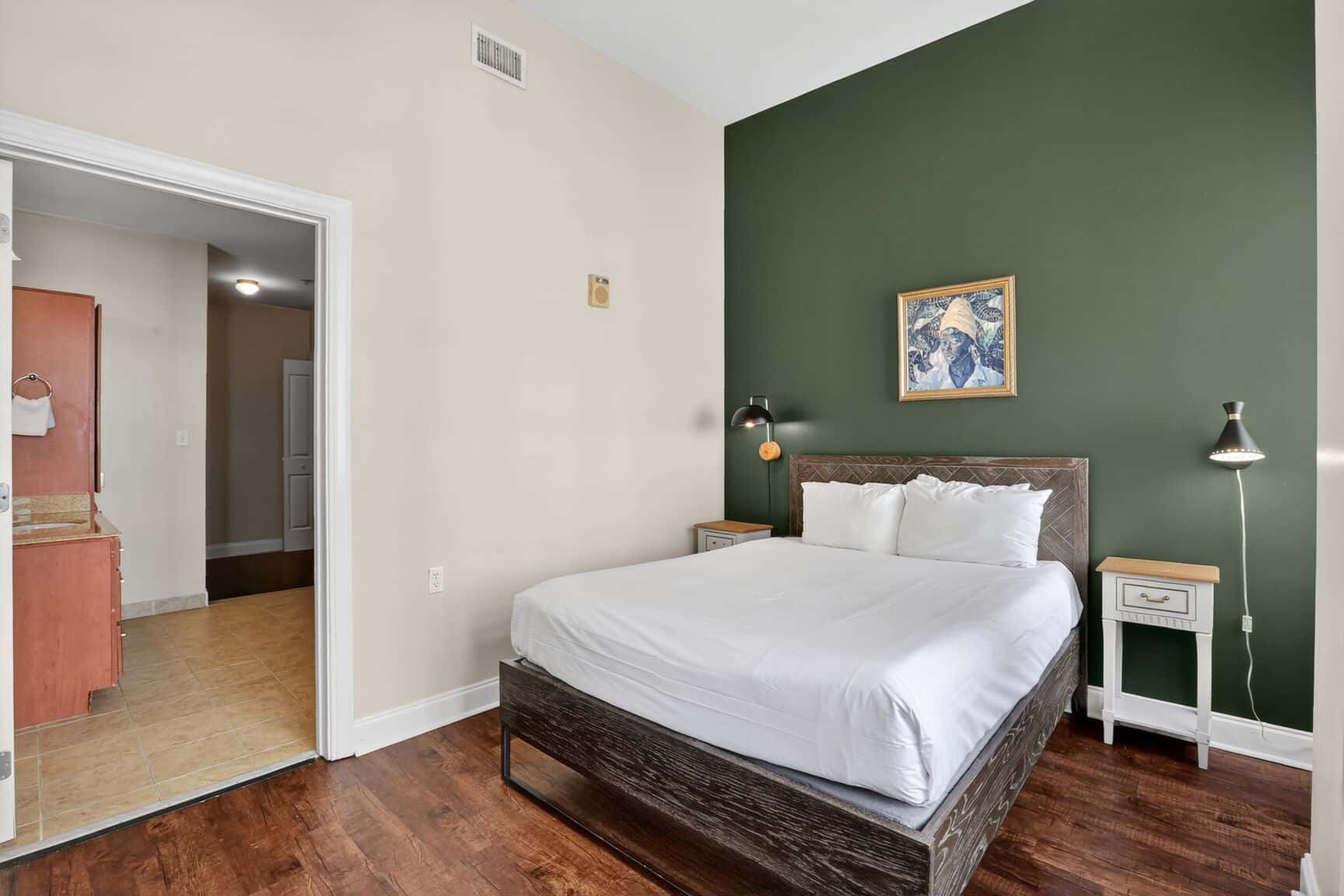 Roami at Duncan Plaza | 1 Bedroom Apartment