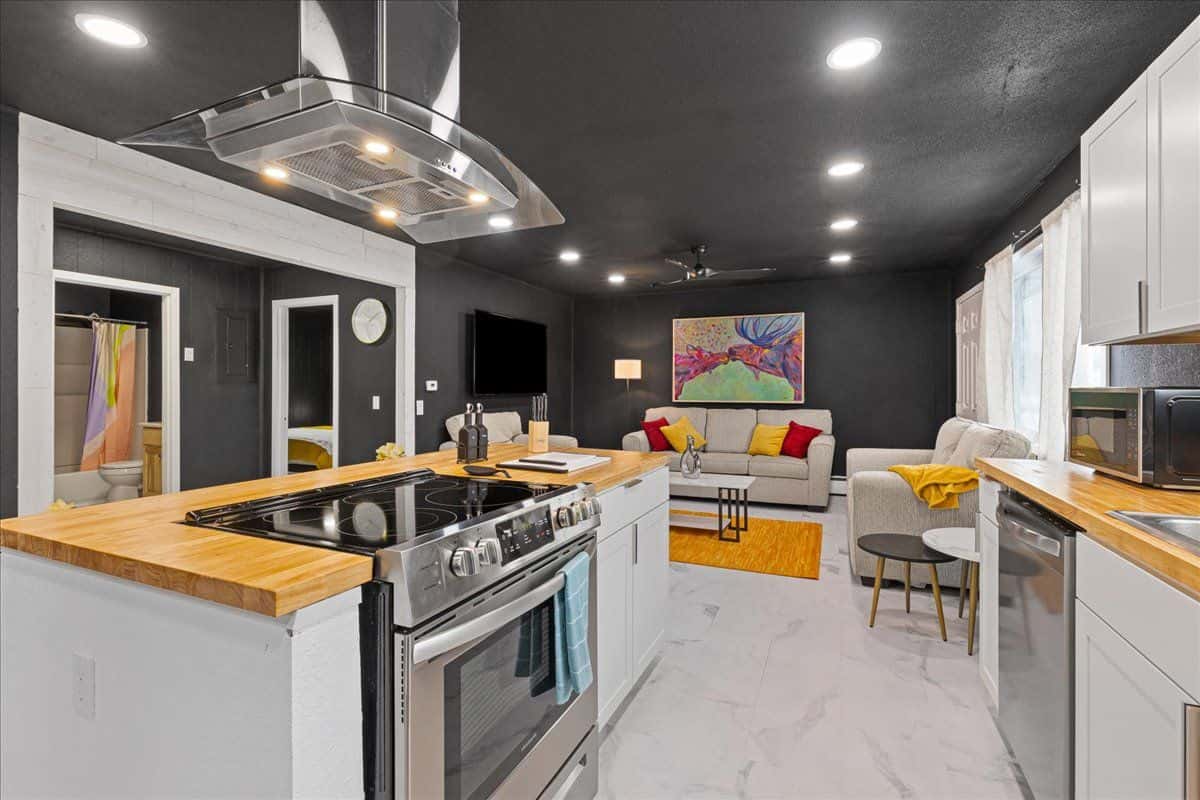 Northern Romance - UMED Unconventional Home