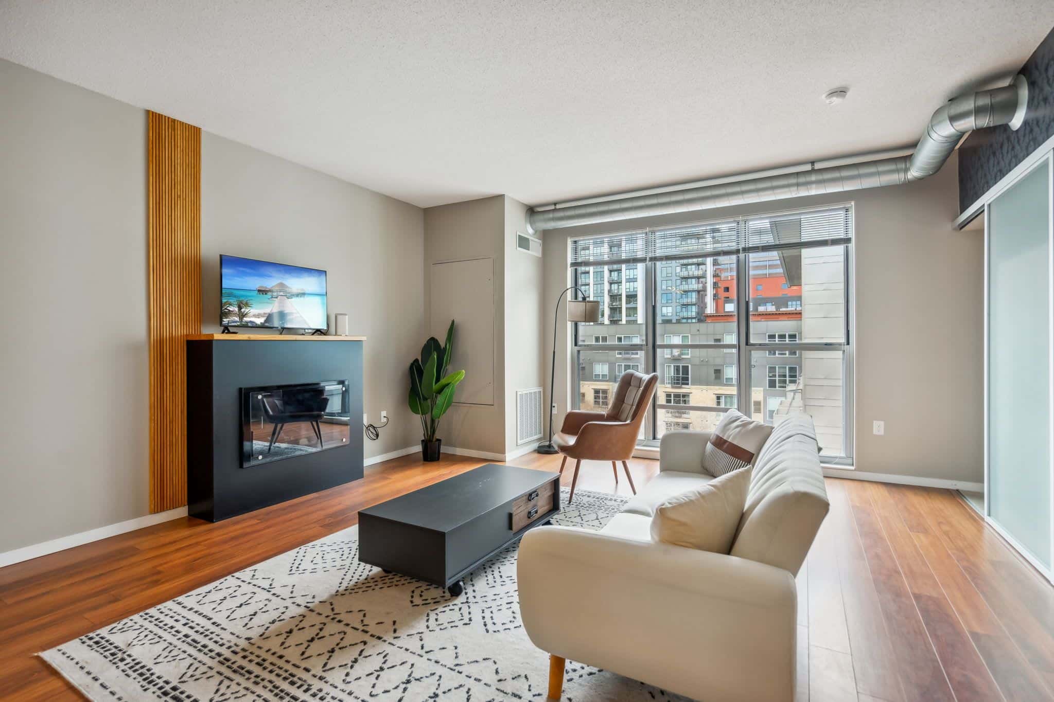 CozySuites 2BR Mill District with pool, gym