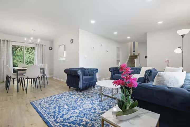 3BR/2BA Arlington Heights Home | 3 King Beds | Sleeps 8