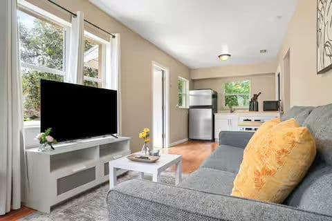 2 Miles from Downtown Tampa 3404 B general photo 1