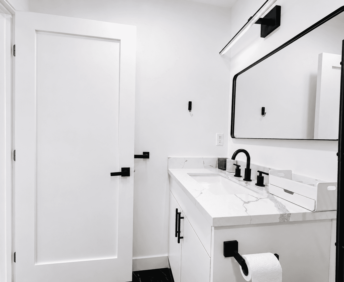 Wilhelmina — Modern Woodland Hills Guest House | Private Patio & Prime Location