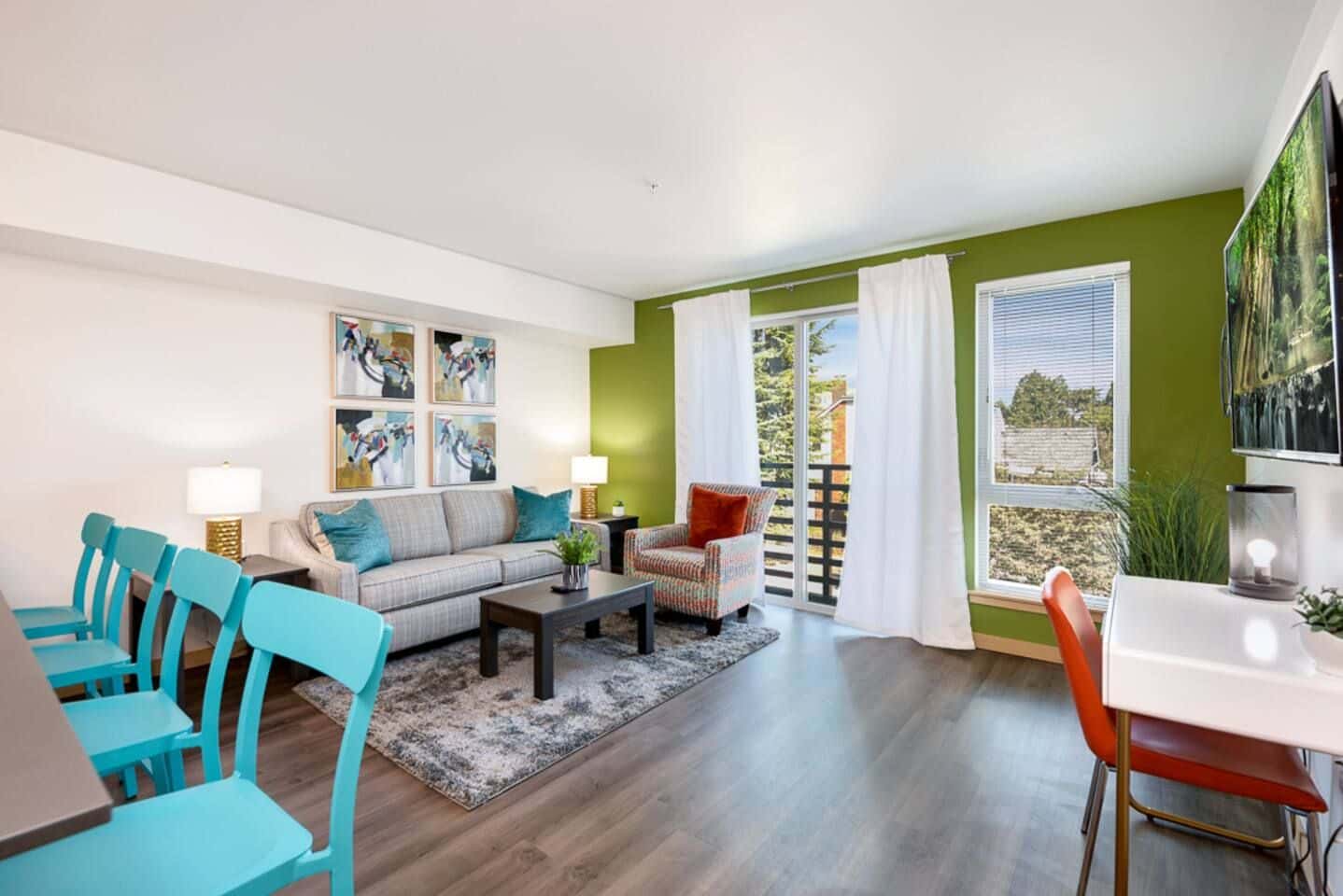 Secure 1 Bd Apt | FREE Parking | W/D | Rail