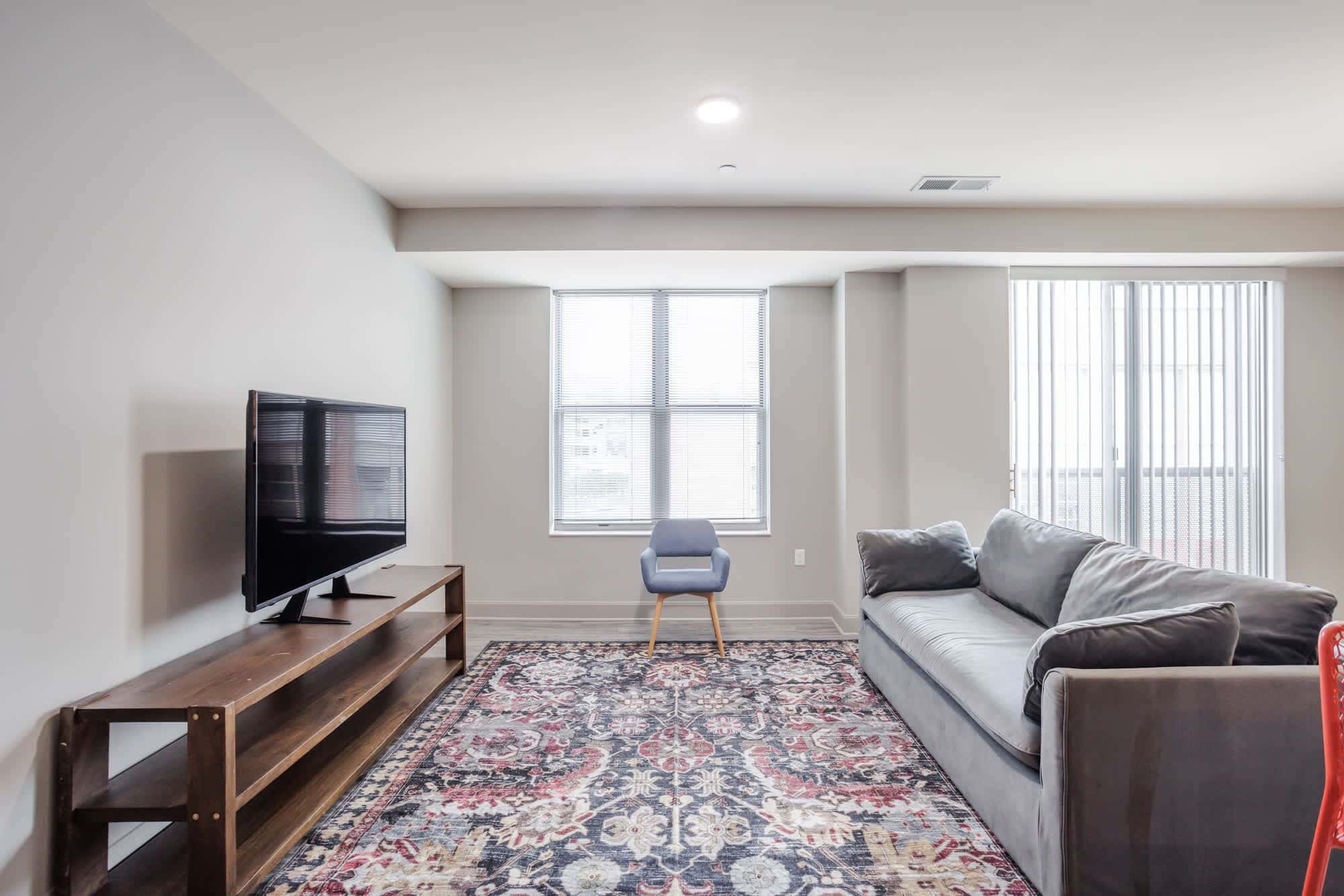 1BR/1BA CozySuites at the Banks