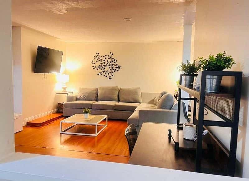 Celeste: Furnished 5-bedroom home in Riverside