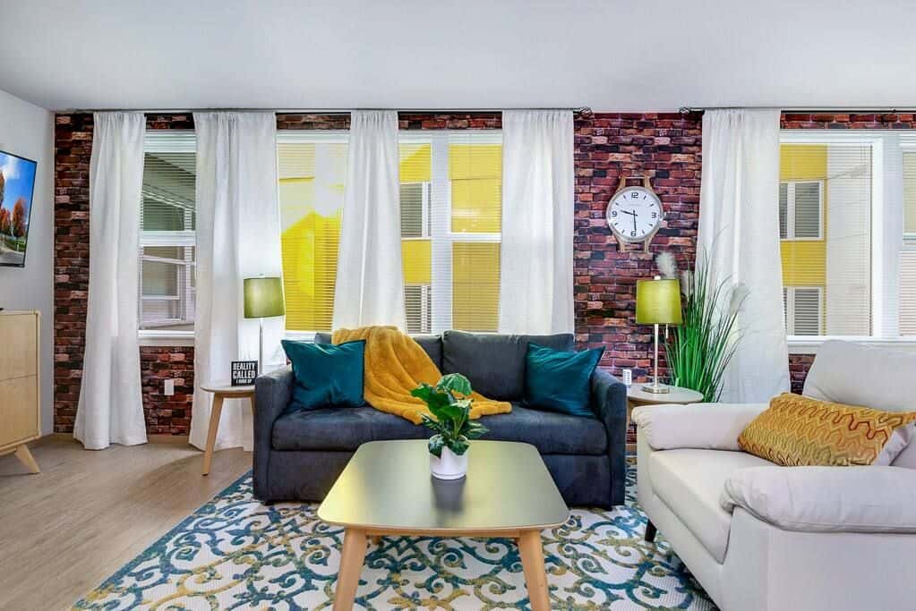 Beacon Hill Studio | Light Rail | W/D | 30-Night