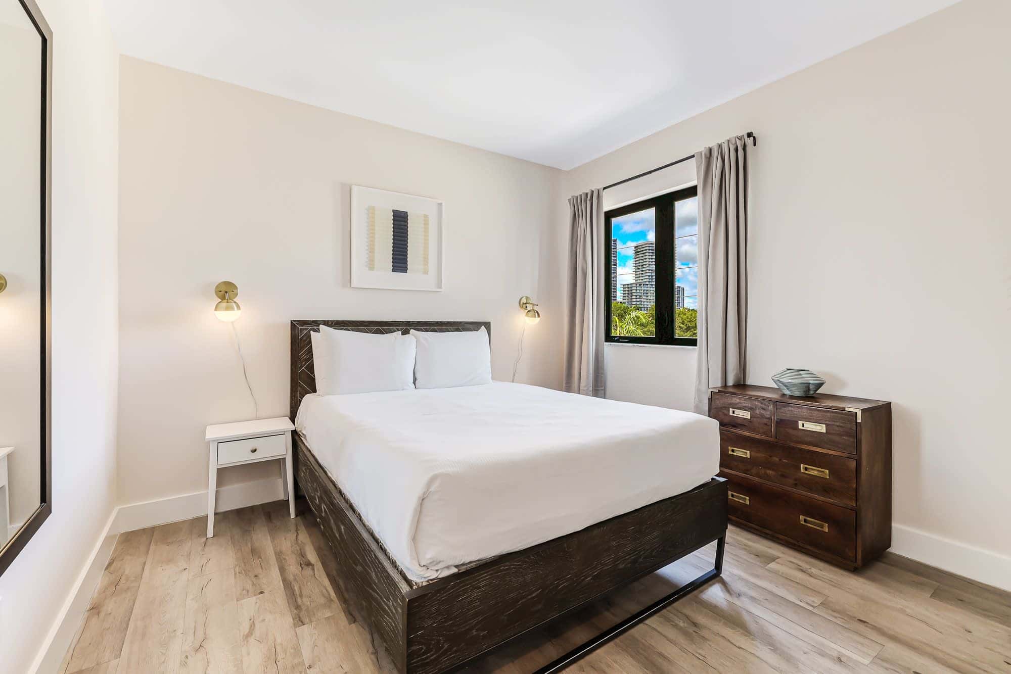 Roami at The Palace | 2 Bedroom | Queen