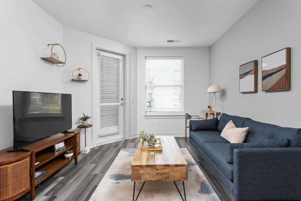 CozySuites Spacious 1BR