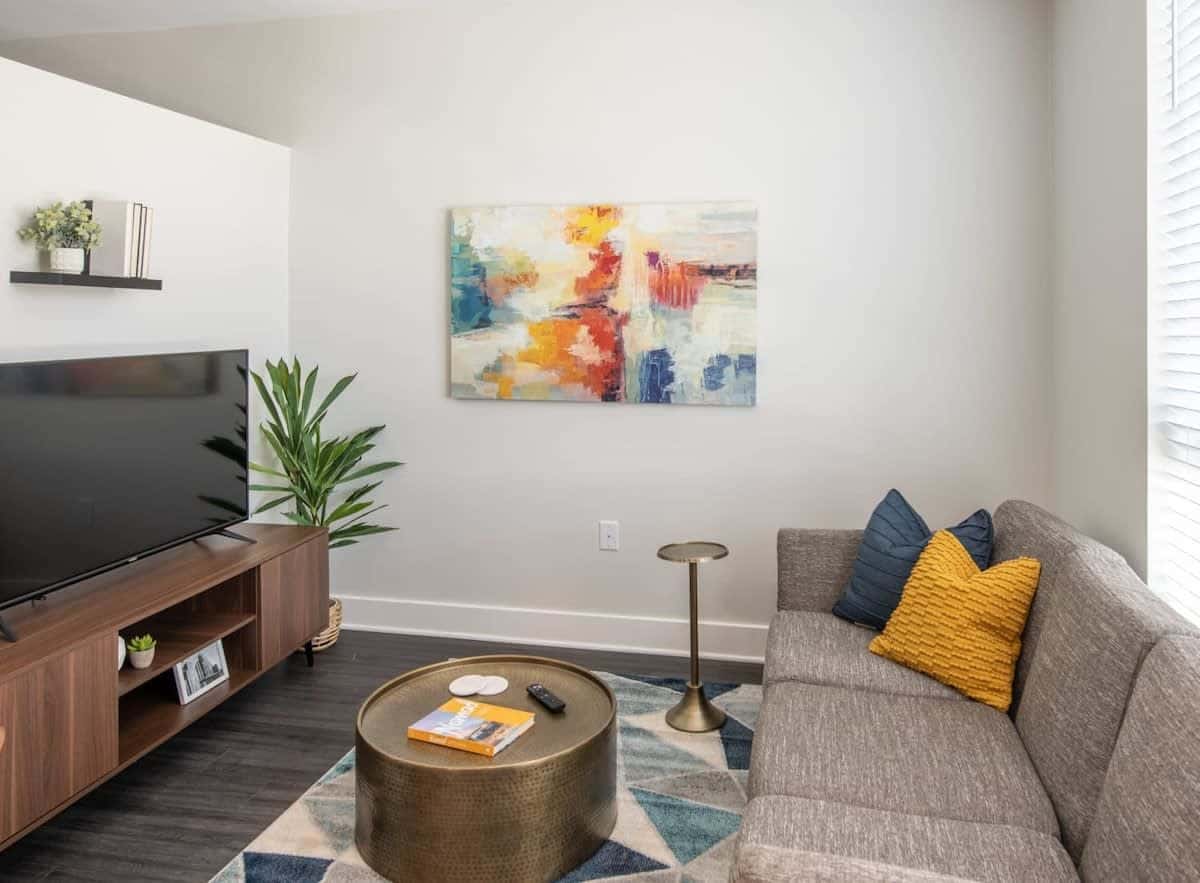 Dream SDO in Downtown Cincinnati by Cozysuites