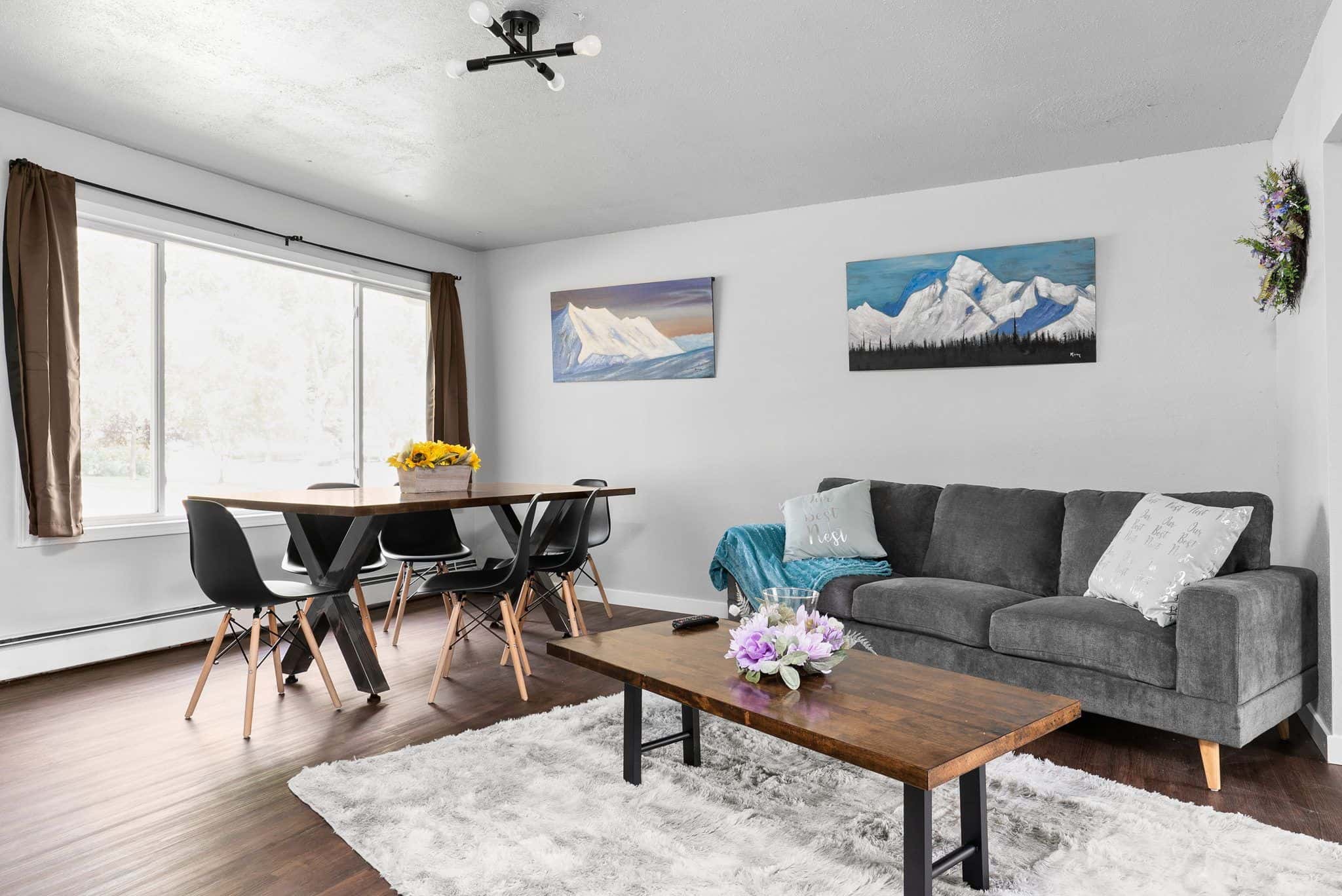 Peaks of Alaska - Minimalist Home & Art Gallery