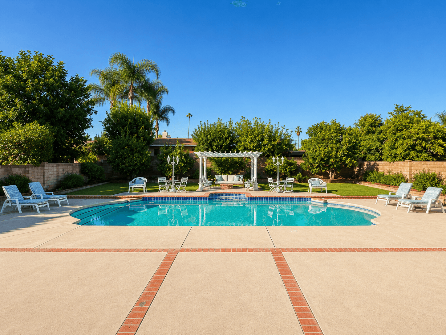 5 Bedroom Northridge Family Pool Home (5th Bedroom Set Up as Office) in Northridge Fully Furnished Ideal for Insurance & Traveling Professionals