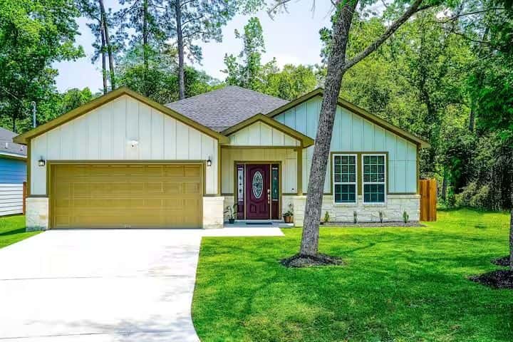 FULLY Furnished Executive Home - ALL Utilities Included | The Woodlands Corridor | 30–90+ Day Stays Welcome
