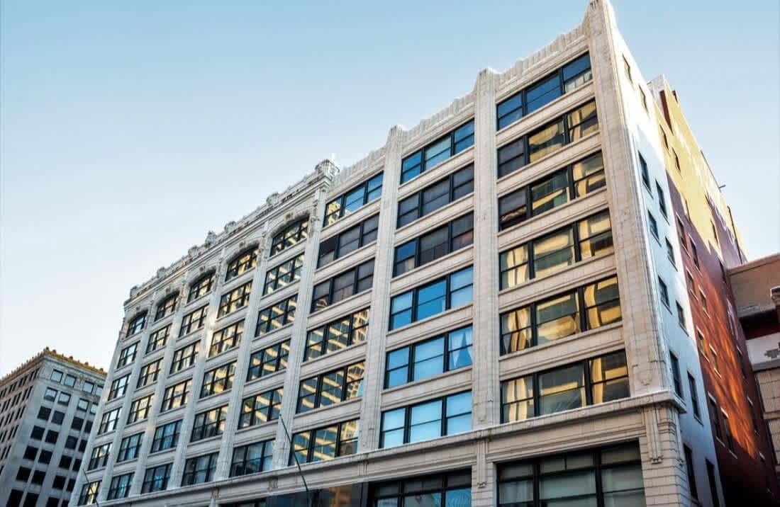 CozySuites 3BR with Direct Skybridge Access