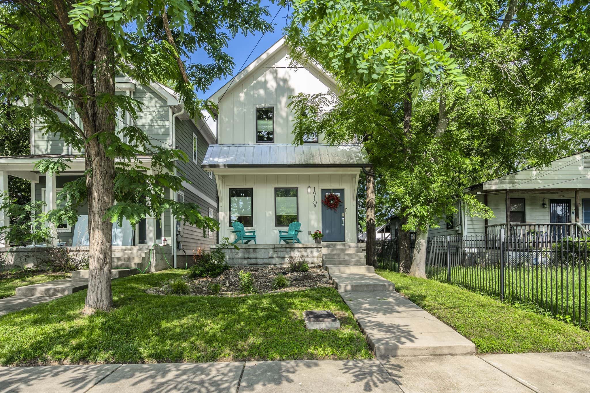 Luxury Downtown Nashville Executive Home | 3 Private Suites | Garage