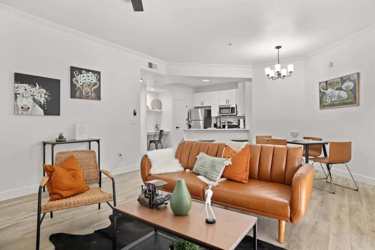 CozySuites Modern Urban in Historic Glendale