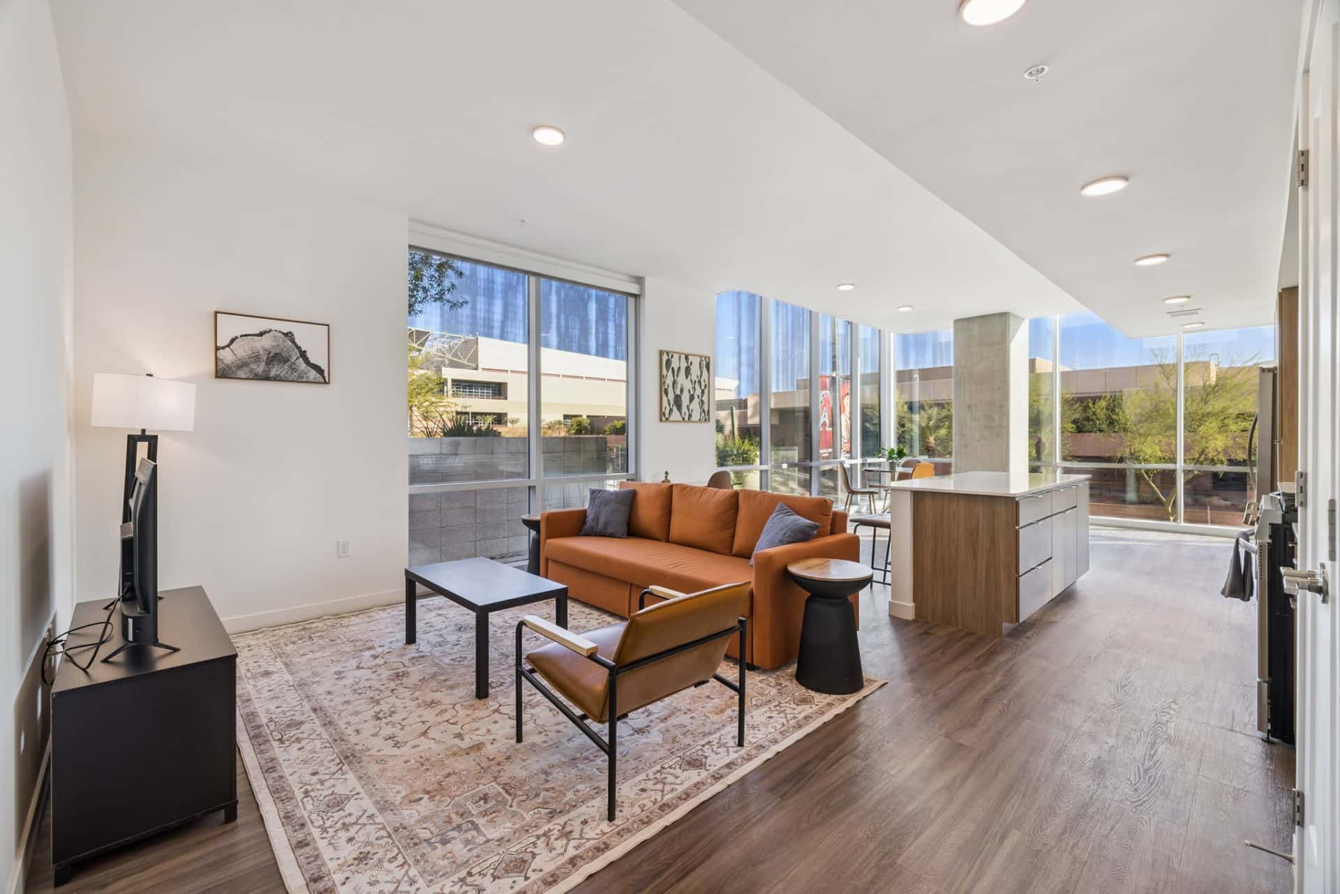 CozySuites Adeline 2BR - gym, pool, valet parking!