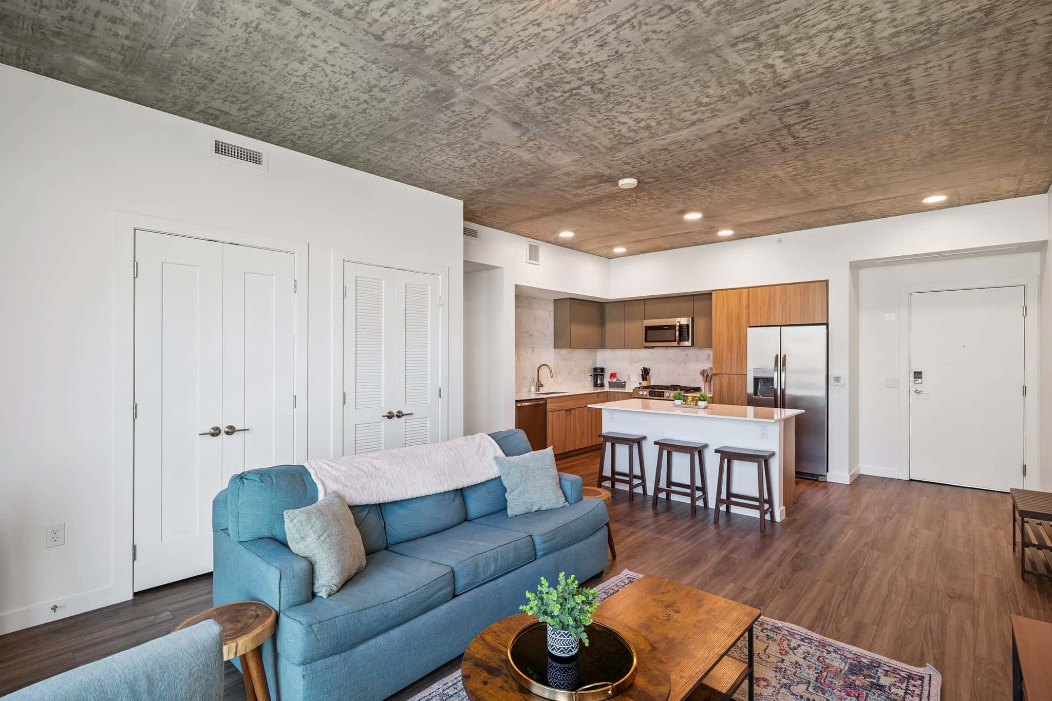 CozySuites Adeline - valet parking, gym, pool | 1BR